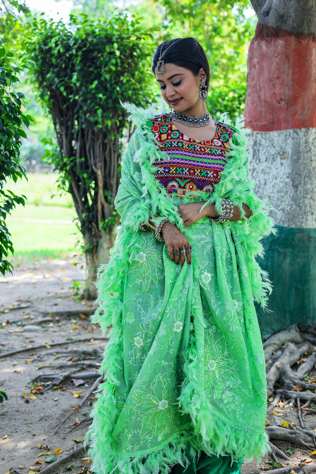 Mayurpatta – Peacock Leaf, blending parrot tones and feather grace